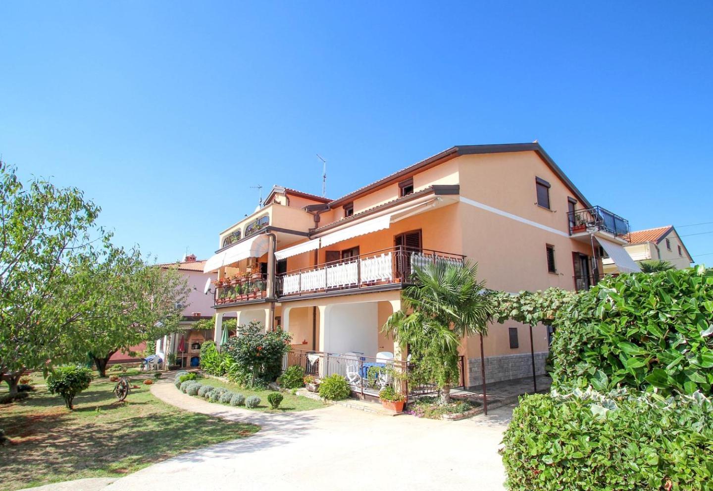 Apartments Maria Novigrad  Exterior photo